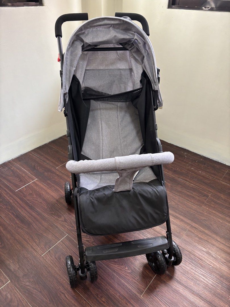 STROLLER + BATHTUB (Category: Bathtub & Bath Accessories) located in Quezon City. Submitted by jce2000 (Listing ID 1458949683, Image 1). Description: Baby Stroller Model MDQ-BS522 (reclinable / easy to fold) Max weight: 15kg For 0-36 months Reclinable/adjustable back rest Durable and lightweight Easy to fold and unfold Collapsible bathtub with net support and rack Suitable for 0-18 months Take all for 1500.