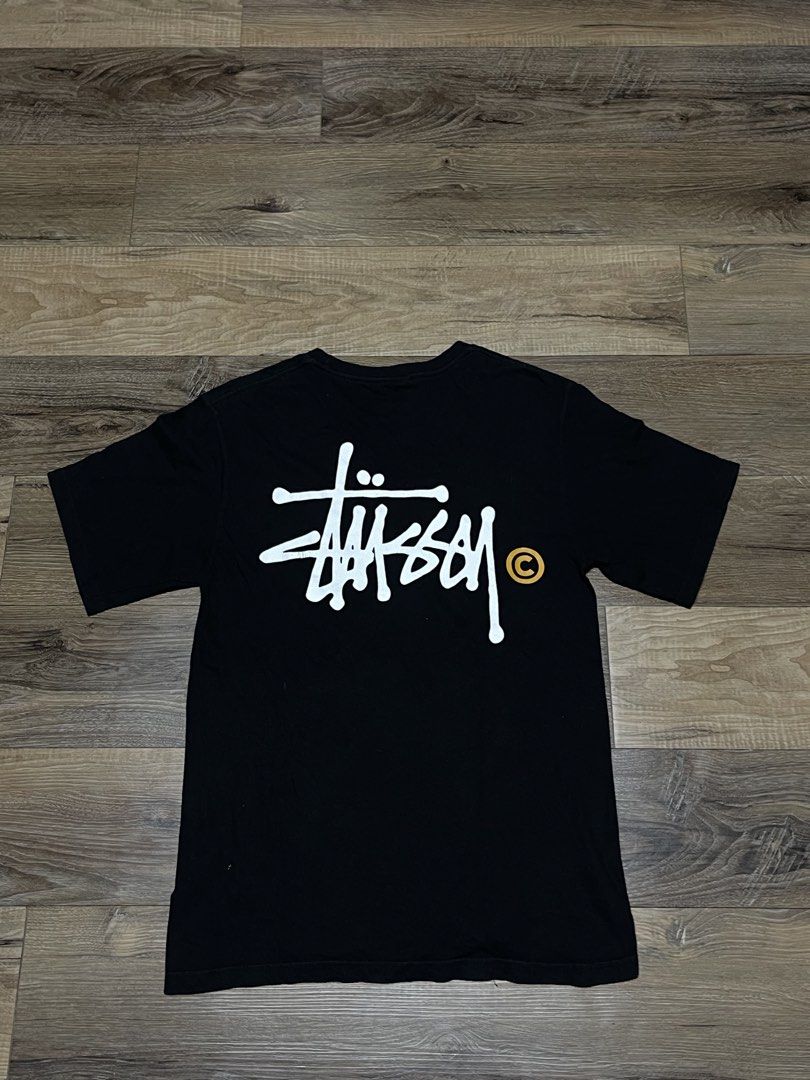 Stussy Black T-Shirt Size S (Category: Tshirts & Polo Shirts ) located in Manila. Submitted by thriftnipapi7 (Listing ID 1458946367, Image 1). Description: - Black Stussy T-shirt - Classic Stussy logo on back - Smaller Stussy logo on front - Made in Mexico - Size: S - Ideal for casual wear.