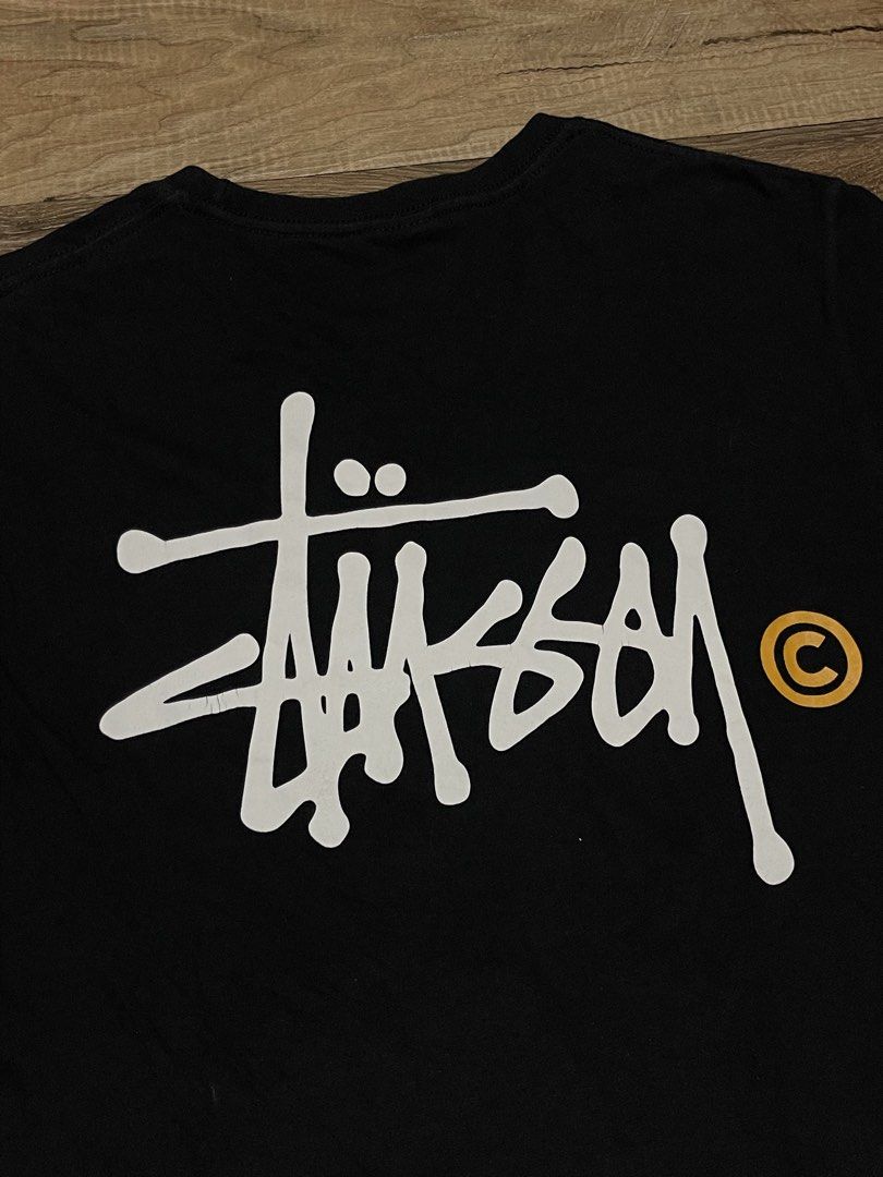 Stussy Black T-Shirt Size S (Category: Tshirts & Polo Shirts ) located in Manila. Submitted by thriftnipapi7 (Listing ID 1458946367, Image 2). Description: - Black Stussy T-shirt - Classic Stussy logo on back - Smaller Stussy logo on front - Made in Mexico - Size: S - Ideal for casual wear.
