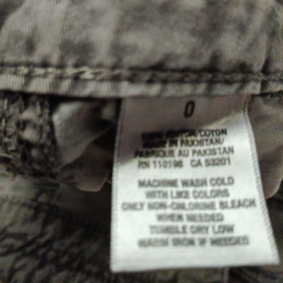Super Flawed Aeropostale Grey Cargo Pants Size 0 (Category: Jeans) located in Malungon. Submitted by addmyheart (Listing ID 1458909380, Image 3). Description: please DM first! ask details! please meditate before even thinking of DM-ing. i listed this in lower effort pang brainhack lang to list more items (dba start small to booster motivation ganon) Holdup. it got many rust/brown stains and missing button (out of two) sa front closure. super flaw