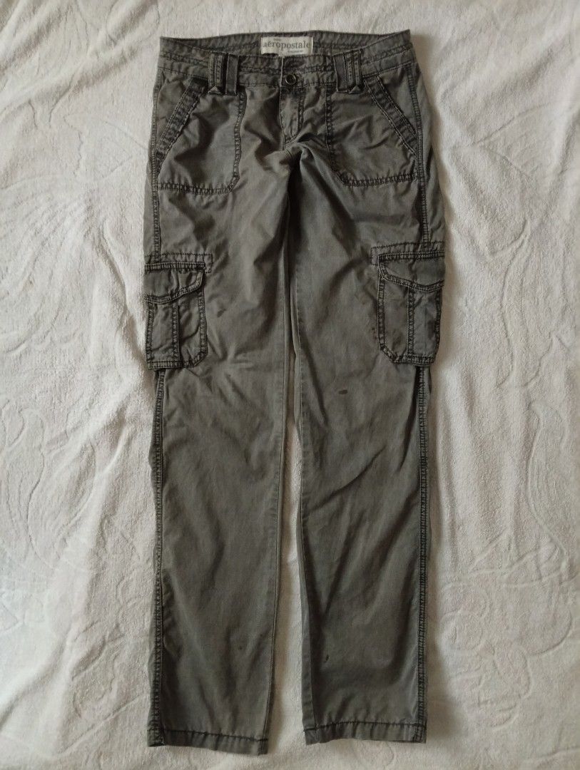 Super Flawed Aeropostale Grey Cargo Pants Size 0 (Category: Jeans) located in Malungon. Submitted by addmyheart (Listing ID 1458909380, Image 2). Description: please DM first! ask details! please meditate before even thinking of DM-ing. i listed this in lower effort pang brainhack lang to list more items (dba start small to booster motivation ganon) Holdup. it got many rust/brown stains and missing button (out of two) sa front closure. super flaw
