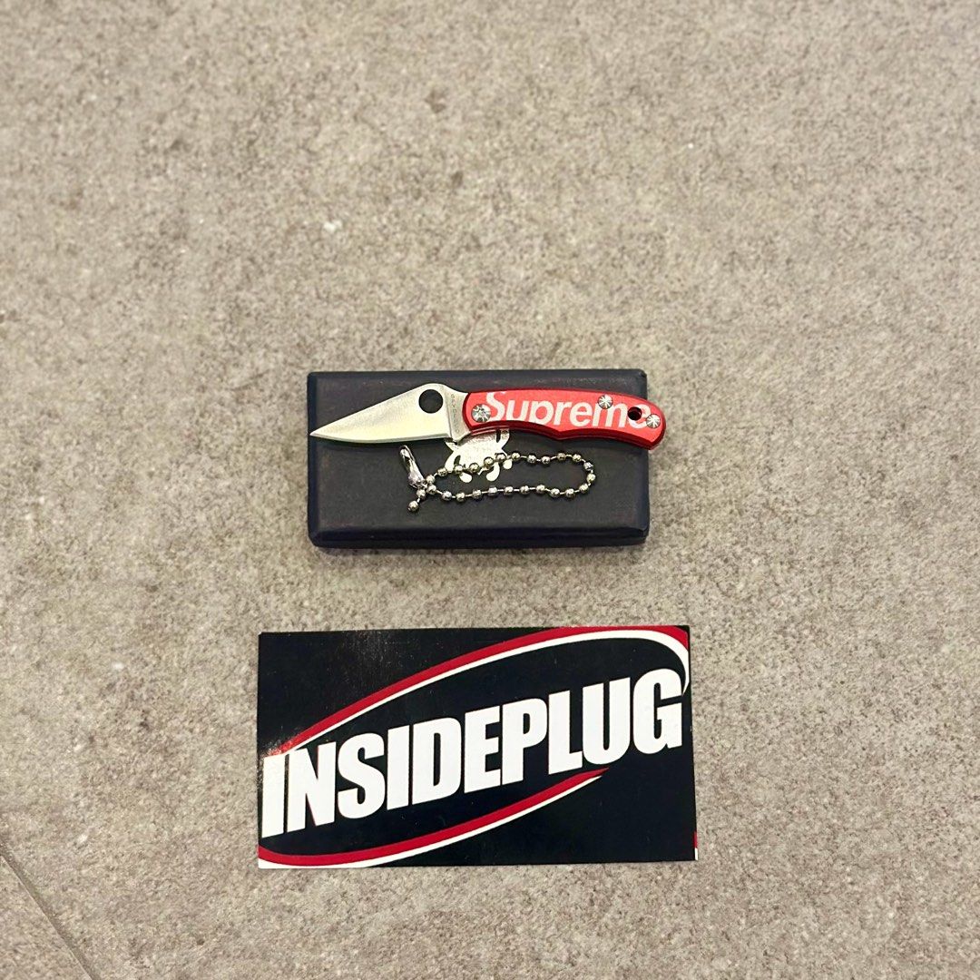 Supreme SS26 Spyderco Bug Knife Red (Category: Knives & Chopping Boards) located in Quezon City. Submitted by inside_plug (Listing ID 1458954627, Image 1). Description: For Sale Supreme SS26 Spyderco But Knife Red Brandnew Dm us to purchase.