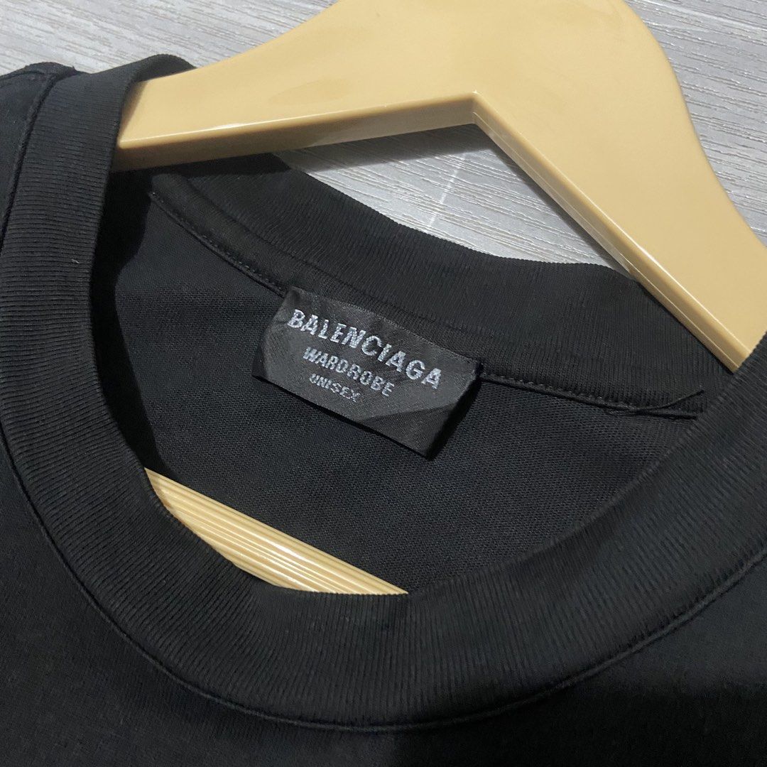 Supreme x Balenciaga (Category: Tshirts & Polo Shirts ) located in Batangas. Submitted by hanz.dodge (Listing ID 1459041685, Image 3). Description: ⚜️Supreme x Balenciaga 📌22 Width x 27 Length (M Best fit) 📌9/10 Color Rate 📌Excellent Condition 📌No Major Flaws 🏷️ 380.