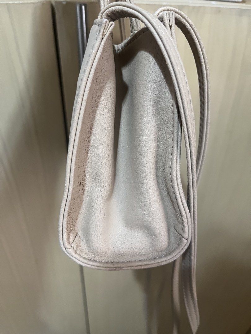 Telfar mini bag (Category: Cross-body Bags) located in Rizal. Submitted by loved_stuffs_2 (Listing ID 1459020699, Image 3). Description: See photo for flaws Declutterring .