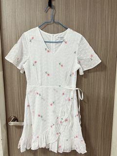 (Category: ) located in . Submitted by shircloset (Listing ID 1458987087, Image 1). Description: .