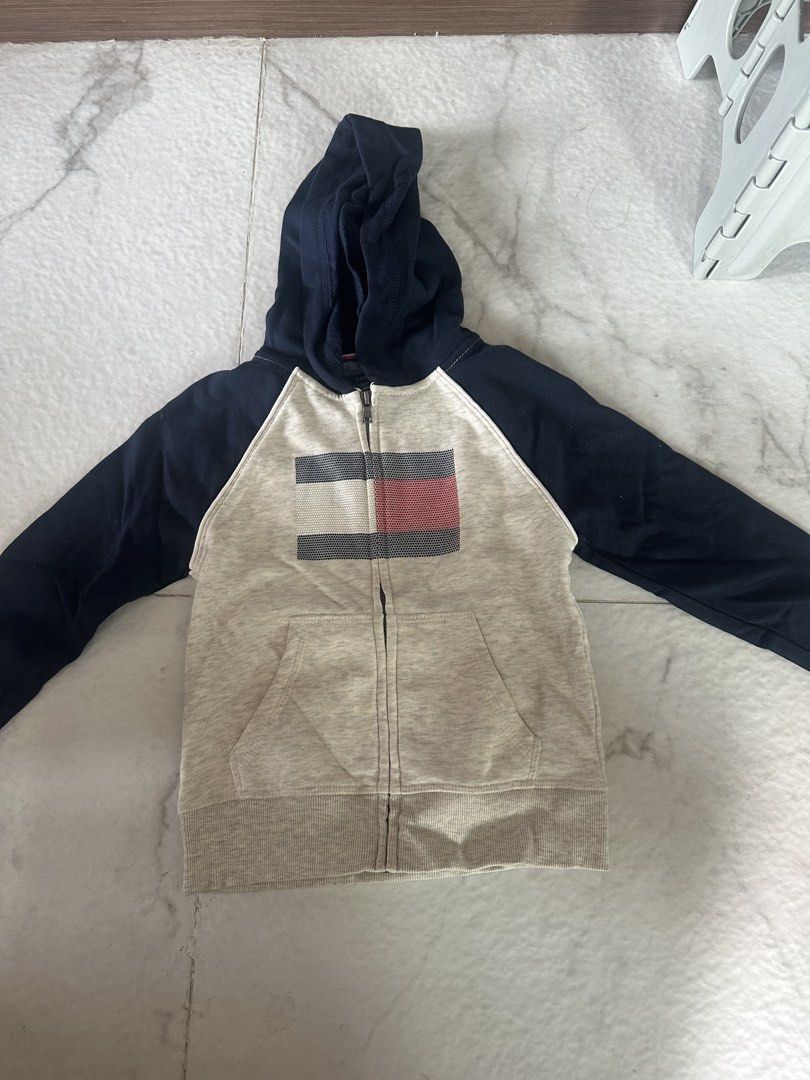 tommy hilfiger 4yrs old jacket (Category: Babies & Kids Fashion) located in Manila. Submitted by canbeyours123 (Listing ID 1458898378, Image 1). Description: .