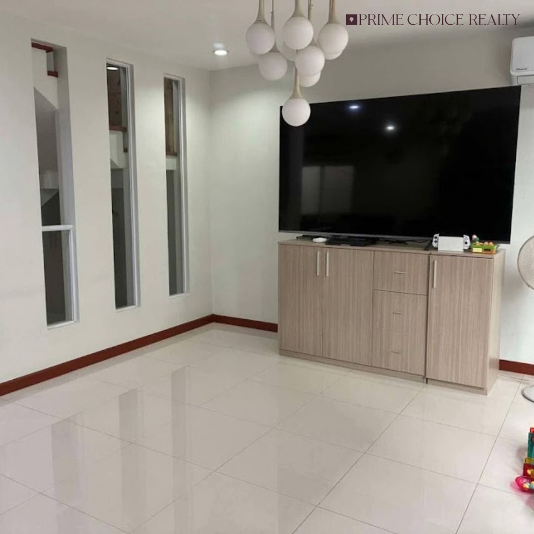 TOWNHOUSE INSIDE HEROES HILL (Category: Townhouse) located in Quezon City. Submitted by primechoicerealtyinc (Listing ID 1458940738, Image 2). Description: FOR SALE | TOWNHOUSE INSIDE HEROES HILL 📍 Heroes Hill Property Details: • Lot Area: 93 sqm • Floor Area: 250 sqm • 3 Bedrooms • 4.5 Bathrooms • 1 Maid’s Room • Flood-Free Area Asking Price: ₱35,000,000 - Negotiable Contact us for more details and to schedule a viewing: +63924 128 1040 .