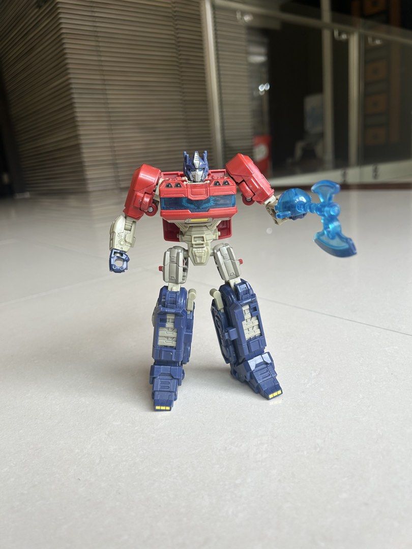 Transformers Studio Series 112 Optimus Prime Action Figure (Category: Figurines & Statues) located in Quezon City. Submitted by dayanny (Listing ID 1458947875, Image 2). Description: - Transformers Studio Series 112 Optimus Prime figure. - Includes signature axe accessory. - Ideal for any Transformers enthusiast. - Perfect for display or play..