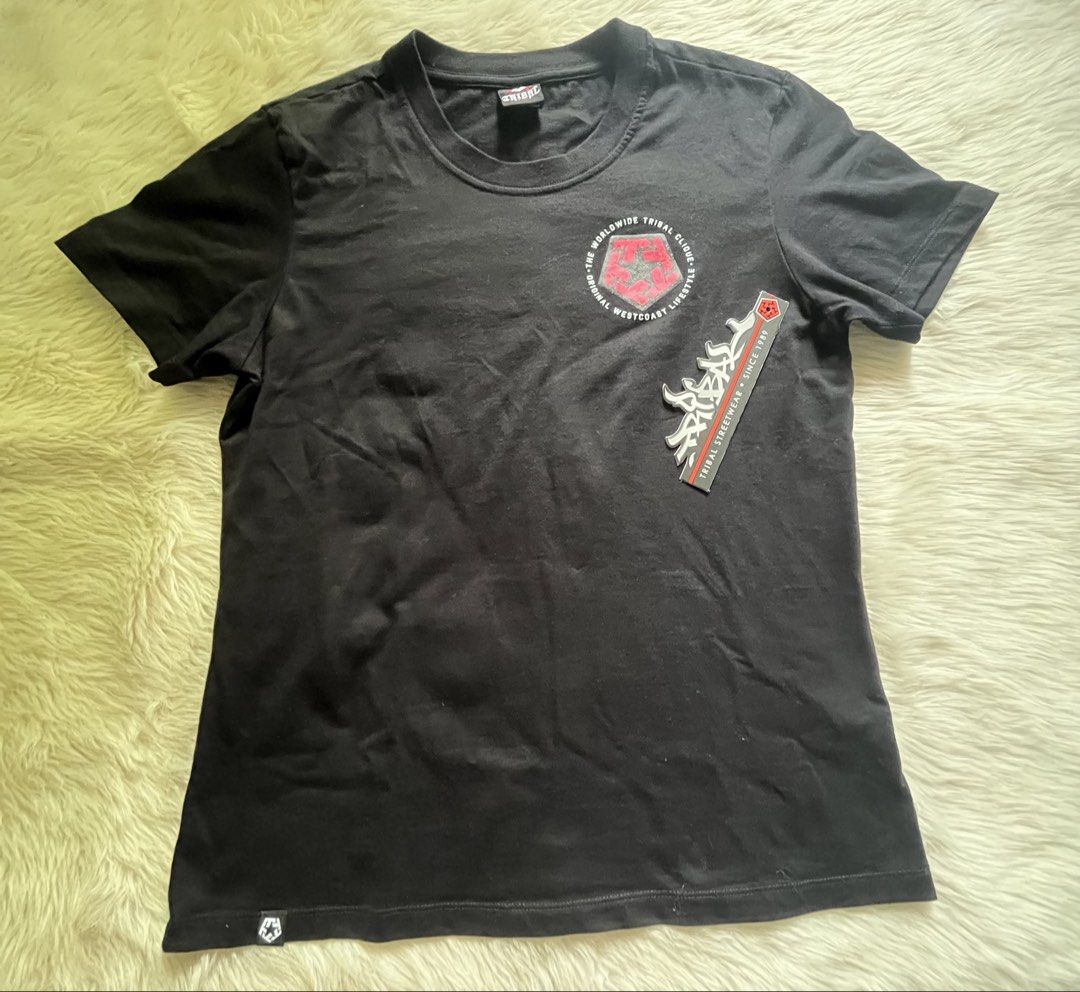 Tribal Size M Original (Category: Shirts) located in Manila. Submitted by swift_tiny_treasure (Listing ID 1458966820, Image 1). Description: .
