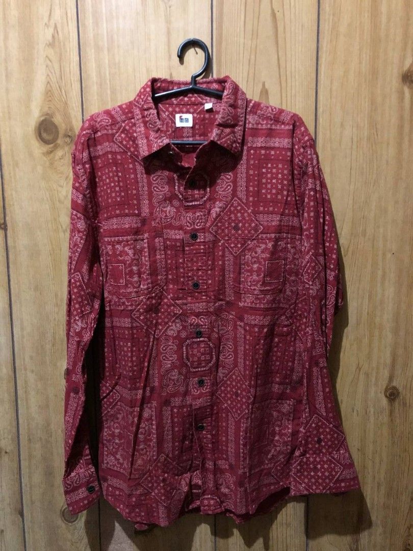 Uniqlo Bandana Buttoned Down Long sleeve (Category: Coats, Jackets and Outerwear) located in Romblon. Submitted by teppthrift. (Listing ID 1459014404, Image 1). Description: uniqlo bandana size large no issue.