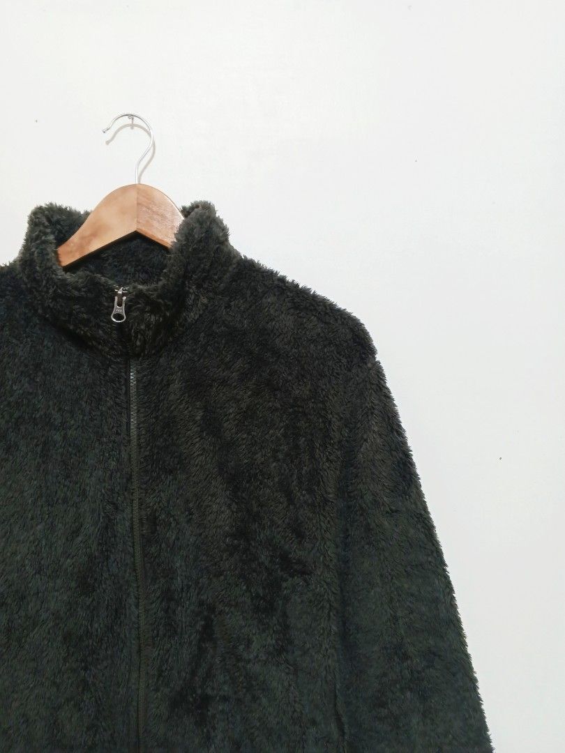 Uniqlo Fur Fleece Jacket ‎ (Category: Activewear) located in Baguio. Submitted by jacksonthriflab (Listing ID 1459038665, Image 3). Description: Uniqlo Fur Fleece Jacket ‎Very Good Condition ‎XL | W: 23 | L: 28 ‎Minimal Issue.