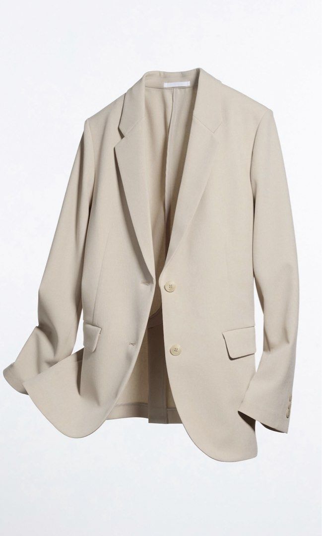 BNew Uniqlo Miracle Air Jacket Beige (Category: Coats, Jackets and Outerwear) located in Davao. Submitted by 44fdgr (Listing ID 1458905230, Image 2). Description: BNEW Listed as 2990 - Uniqlo Miracle Air Jacket - Color: Beige - Size: Small (S) - From the 'Set Up' collection - Extremely lightweight and comfortable - Versatile for work or casual outfits - Brand new, only tried on - Comes with original tag.
