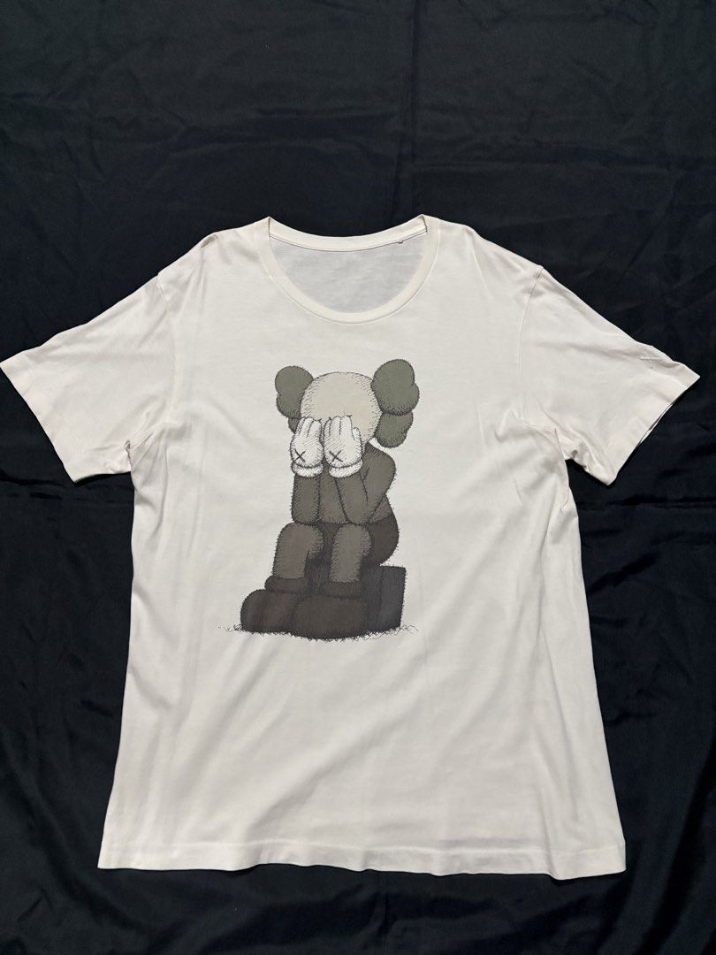 Uniqlo x Kaws Shirt (Category: Tshirts & Polo Shirts ) located in Batangas. Submitted by arbyyyyy (Listing ID 1459045599, Image 1). Description: Uniqlo x Kaws Shirt White Large 21 x 28.5.