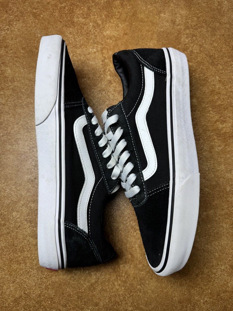 VANS (Category: Sneakers) located in Panabo. Submitted by shoerarefinds (Listing ID 1459028466, Image 3). Description: VÂÑŞ WARD SIZE: EU 42/ 9 US / 27 CM Good as New LOCATION: PANABO CITY, DAVAO DEL NORTE, 8105 2200 FREESHIPPING.