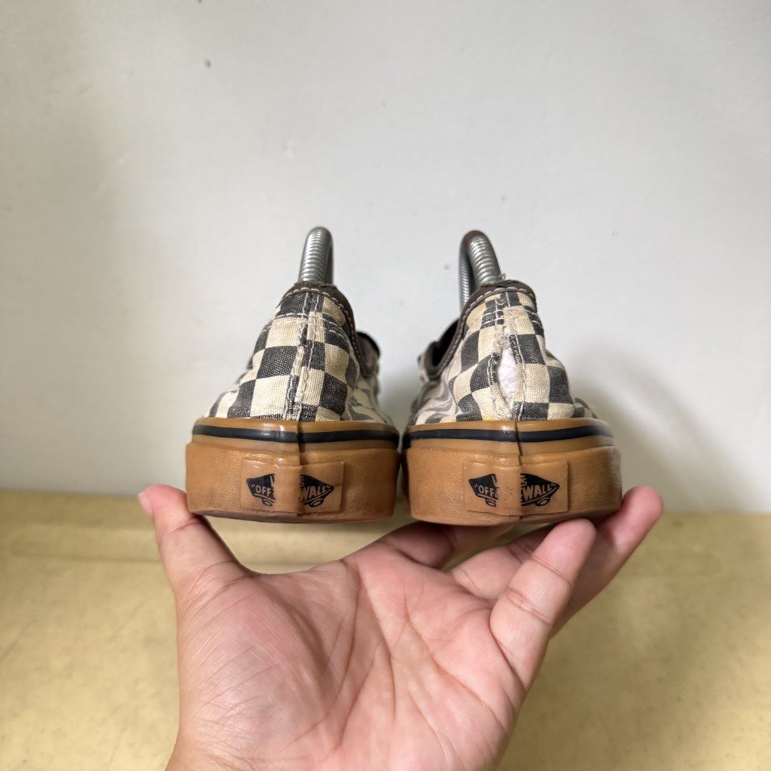 VANS AUTHENTIC CHECKERBOARD GUMSOLE (Category: Sneakers) located in Quezon City. Submitted by sharatraycooo (Listing ID 1458988138, Image 3). Description: VANS AUTHENTIC CHECKERBOARD GUMSOLE US MEN 7.5 US WOMEN 9 EURO 40.