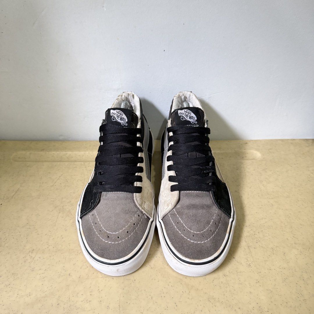 VANS SK8-MID BLACK/GRAY (Category: Sneakers) located in Quezon City. Submitted by sharatraycooo (Listing ID 1458989648, Image 2). Description: VANS SK8-MID BLACK/GRAY US MEN 7.5 US WOMEN 9 EURO 40.