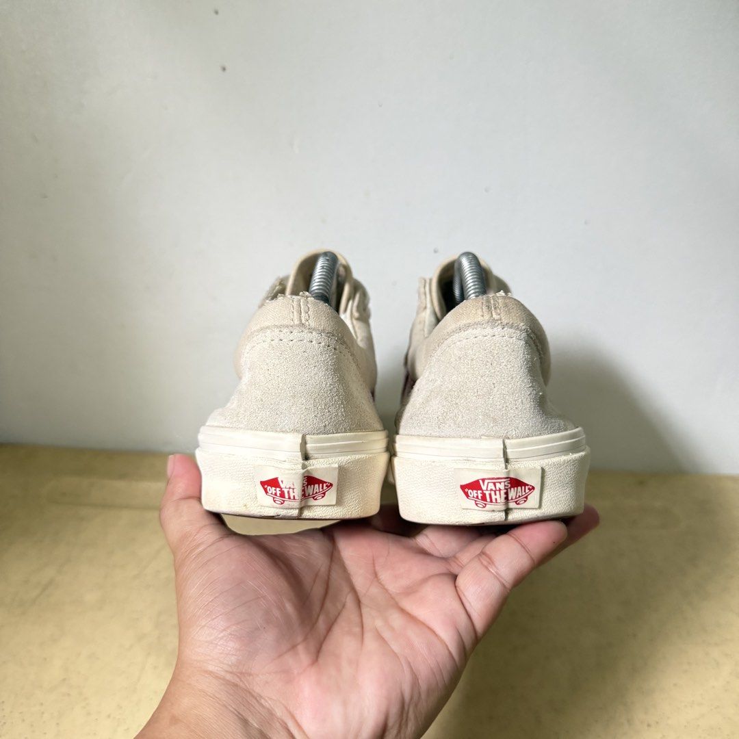 VANS STYLE 36 RACING RED 8 (Category: Sneakers) located in Quezon City. Submitted by sharatraycooo (Listing ID 1458983298, Image 3). Description: VANS STYLE 36 RACING RED US MEN 8 US WOMEN 9.5 EURO 40.5.