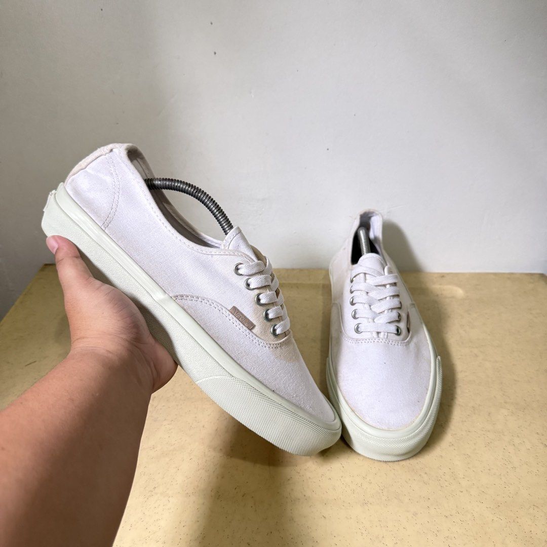 VANS x JJJJOUND AUTHENTIC LX WHITE (Category: Sneakers) located in Quezon City. Submitted by sharatraycooo (Listing ID 1458989274, Image 1). Description: VANS x JJJJOUND AUTHENTIC LX WHITE US MEN 10.5 US WOMEN 12 EURO 44.