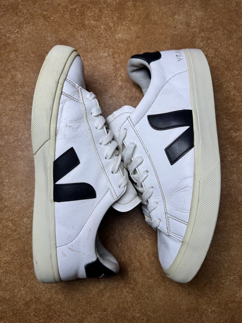 Veja (Category: Sneakers) located in Panabo. Submitted by shoerarefinds (Listing ID 1459027558, Image 3). Description: VĚJÄ (1) SIZE: EU 43 / 28 CM Good Condition, fix small sockline, minimal heeldrags LOCATION: PANABO CITY, DAVAO DEL NORTE, 8105 1800 FREESHIPPING.