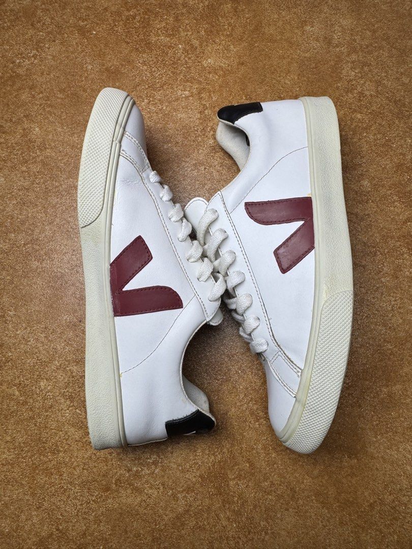 Veja (Category: Sneakers) located in Panabo. Submitted by shoerarefinds (Listing ID 1459028015, Image 3). Description: VĚJÄ (3) “RED” SIZE: EU 37 / 23 CM GOOD AS NEW LOCATION: PANABO CITY, DAVAO DEL NORTE, 8105 2200FREESHIPPING.