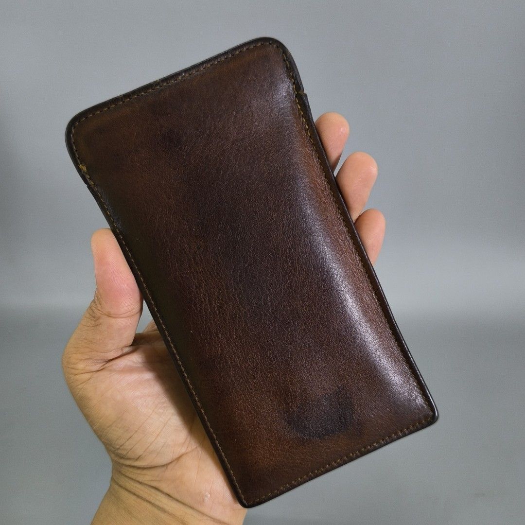 Vintage Coach (SLG) Eyeglass Case (Category: Luxury Bags & Wallets) located in Bolinao. Submitted by jcs_olshoppe (Listing ID 1459053352, Image 2). Description: -Vintage 80s Coach SLG -Eye glass case - Cleaned with Lexol 1 and conditioned with Leather CPR - Fair condition - Japan Source - Guaranteed Authentic "Sa may gusto lang mga suki. With sign of use. Bawal sa masilan" Mop: Gcash Courier: J&T Location: Pangasinan.