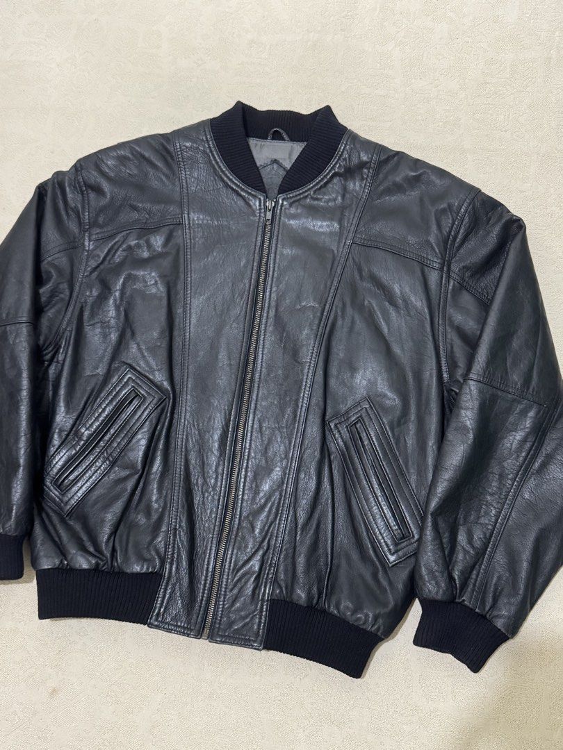 Vintage Crocodile Boxy Leather Bomber Jacket (Category: Coats, Jackets and Outerwear) located in Angeles City. Submitted by luigisells (Listing ID 1459033027, Image 2). Description: Size L L26” W24.5” Excellent Condition Issue/s: none MOP: Gcash or Bank Transfer Courier: J&t Express.