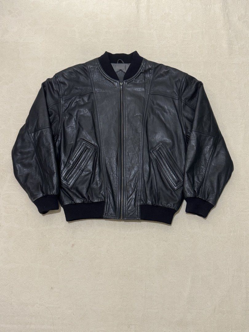 Vintage Crocodile Boxy Leather Bomber Jacket (Category: Coats, Jackets and Outerwear) located in Angeles City. Submitted by luigisells (Listing ID 1459033027, Image 1). Description: Size L L26” W24.5” Excellent Condition Issue/s: none MOP: Gcash or Bank Transfer Courier: J&t Express.