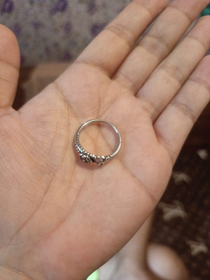 Vintage Distress Floral Ring (Category: Rings) located in Rizal. Submitted by moon_shop_offers (Listing ID 1459088474, Image 3). Description: Perfect for daily use Lightweight Good for gifting.