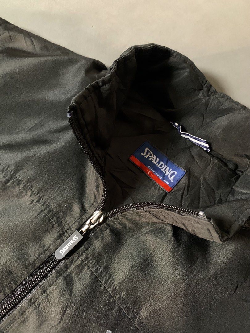 Vintage early 2000s Spalding Windbreaker Jacket (Category: Coats, Jackets and Outerwear) located in Manila. Submitted by thrift_ni_jepoy (Listing ID 1458936314, Image 3). Description: Size: L Dimes: 22x27 Condition: 10 Color rate: 10 Issue: none.