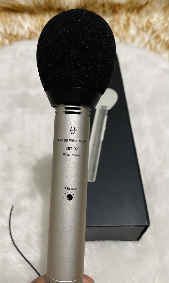 vintage Sony CRT-32 FM wireless electret condenser microphone UNTESTED (Category: Microphones) located in Quezon City. Submitted by sissymissy1527 (Listing ID 1458939243, Image 3). Description: With original box Untested Kayo na bahala magtest Selling as is where is.
