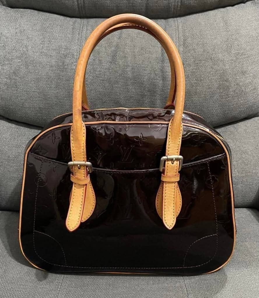 Vintage Vernis Amarante (Category: Shoulder Bags) located in Quezon City. Submitted by luxxechic (Listing ID 1458993344, Image 2). Description: patent leather no issue japan preloved actual photo posted mop: gcash.