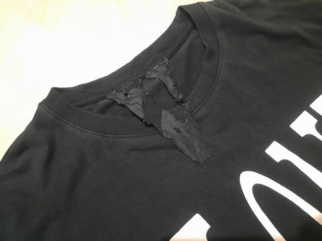 vlone tee (Category: Tshirts & Polo Shirts ) located in Tarlac. Submitted by thryftstash (Listing ID 1459024144, Image 3). Description: dimes:30x22 issue:last pic(crack back print) +sf tarlac loc.