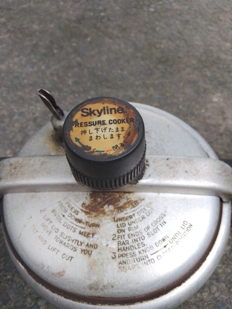 Vtg Skyline Pressure Cooker (Category: Cookware & Accessories) located in Antipolo. Submitted by arn_thrifts_collections (Listing ID 1459023579, Image 2). Description: VTG SKYLINE PRESSURE COOKER 50-70'S 5K+SF GOOD CONDITION.