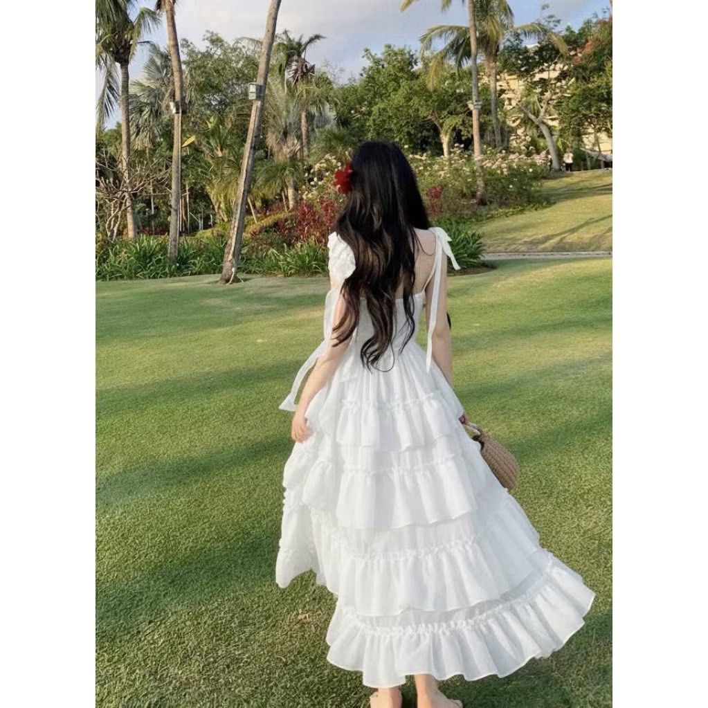 White Maxi Dress (Category: Dresses) located in Makati City. Submitted by andylooney (Listing ID 1458968770, Image 3). Description: White Maxi Dress • Size L - fits up to 75cm • Garterized at the back • Has padding • Bought from Vietnam shop • Perfect for prenup / bridal shoot • Brand new. Good condition RFS: Doesn’t fit. PM for actual photos. Makati 📍.