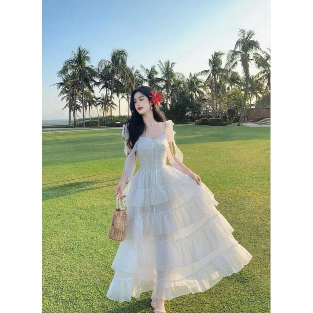 White Maxi Dress (Category: Dresses) located in Makati City. Submitted by andylooney (Listing ID 1458968770, Image 2). Description: White Maxi Dress • Size L - fits up to 75cm • Garterized at the back • Has padding • Bought from Vietnam shop • Perfect for prenup / bridal shoot • Brand new. Good condition RFS: Doesn’t fit. PM for actual photos. Makati 📍.