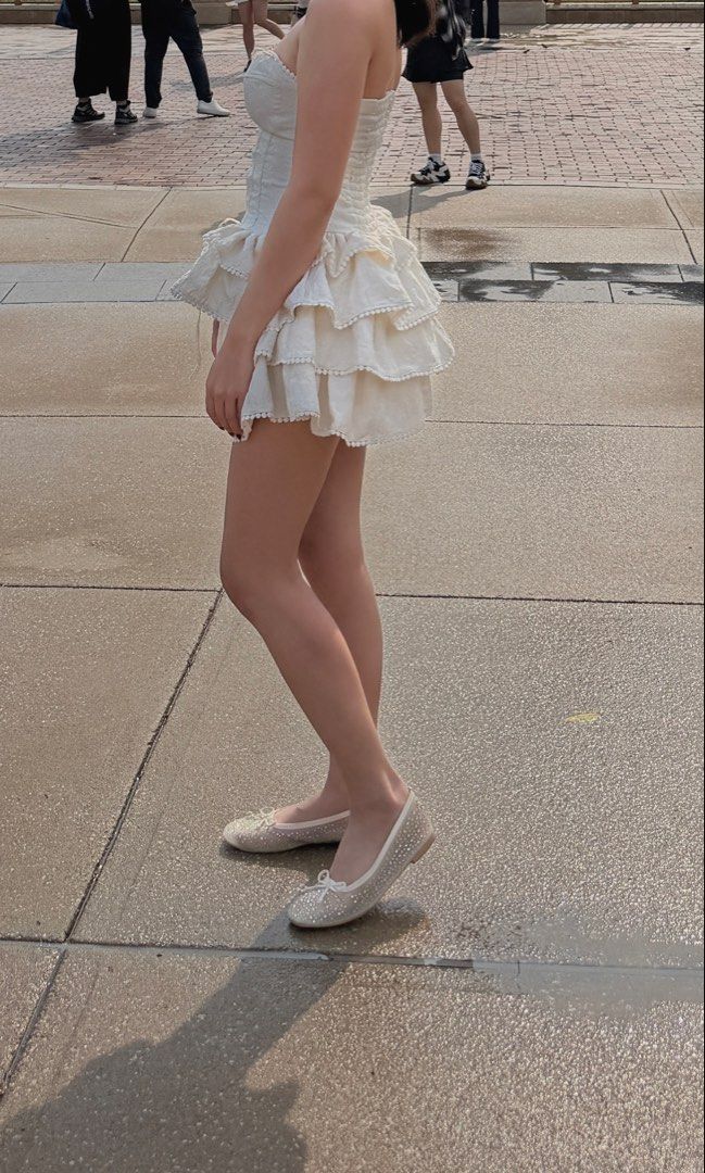 White Ruffled Corset Dress (Category: Dresses) located in Angeles City. Submitted by diane_011 (Listing ID 1458990841, Image 2). Description: wore it once.