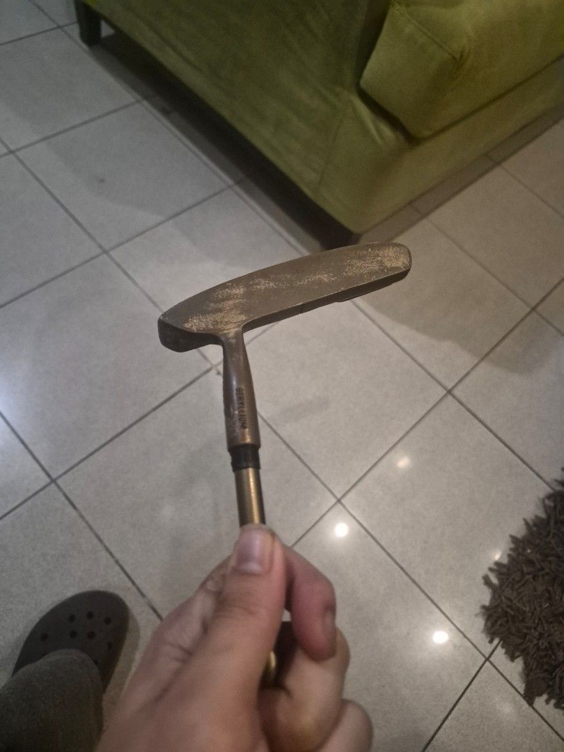 Wilson Classic Putter (Category: Golf) located in Manila. Submitted by randomman123 (Listing ID 1459004319, Image 3). Description: - Winex Classic putter - Ideal for practice or casual games - Grip in decent condition - Ready for its next owner - Feel free to ask questions.