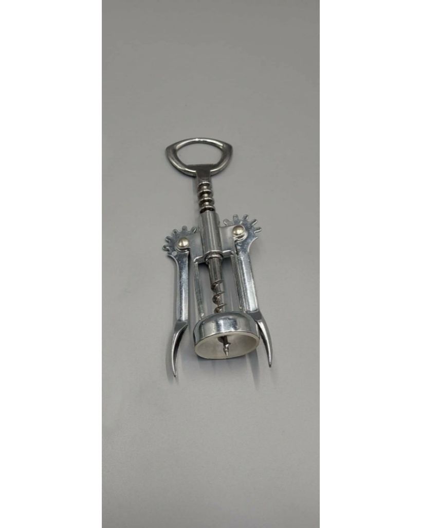 WINE BOTTLE OPENER (Category: Other Kitchenware & Tableware) located in La Trinidad. Submitted by chicrafa (Listing ID 1458943125, Image 1). Description: WINE OPENER.