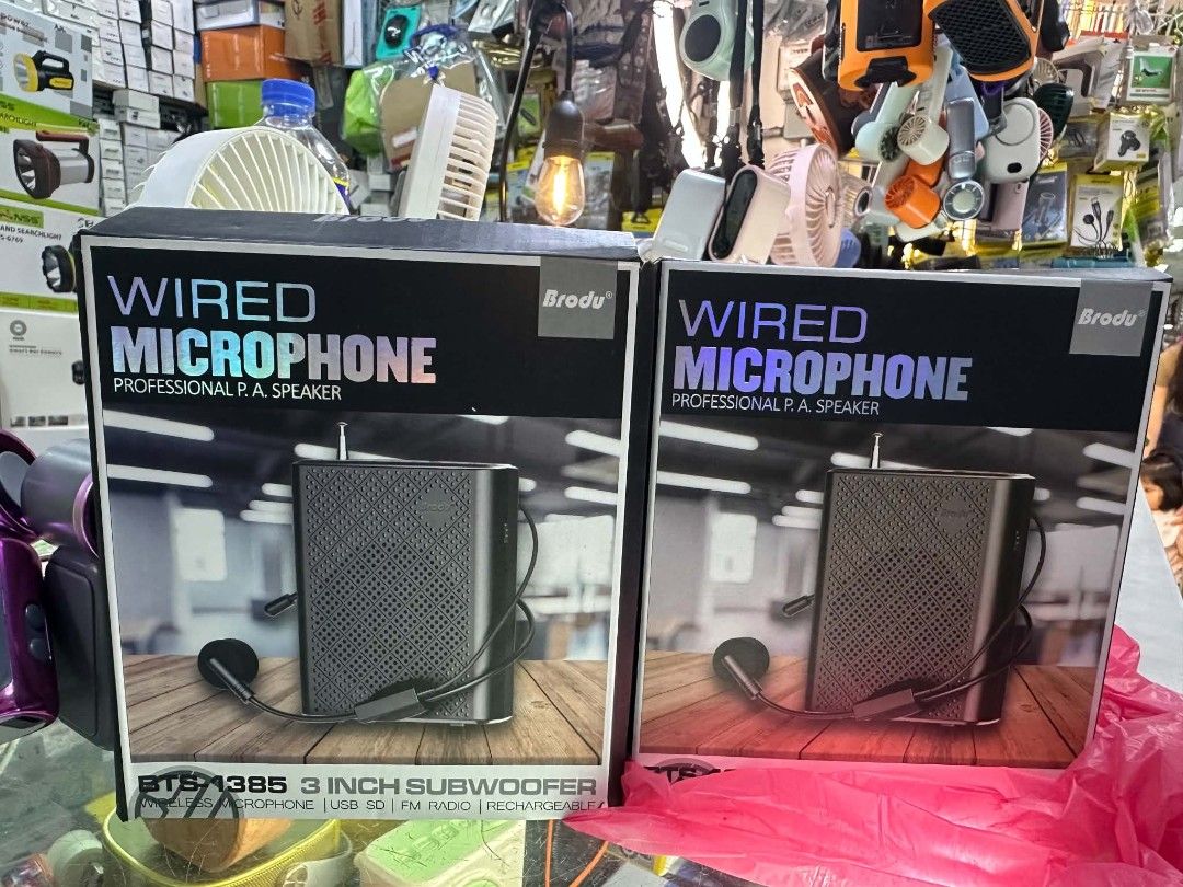 Wired lapel mic (Category: Microphones) located in Manila. Submitted by erick80762 (Listing ID 1459068977, Image 1). Description: .