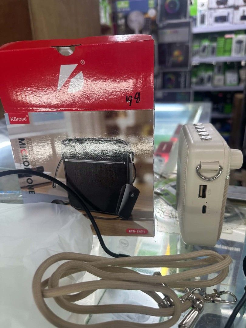 Wireless lapel mic (Category: Microphones) located in Manila. Submitted by erick80762 (Listing ID 1459067494, Image 2). Description: .