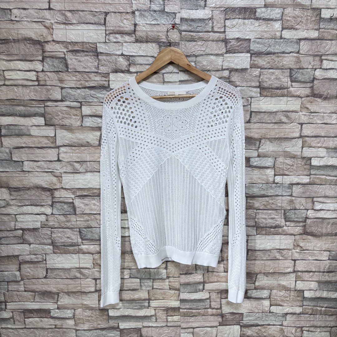 Womens Maje Maelys open-knitwork sweater (Category: Longsleeves) located in Bacolod City. Submitted by treasurehuntsv2 (Listing ID 1458892493, Image 3). Description: Womens Maje Maelys open-knitwork sweater Condition – Excellent Color Rate – 9.5/10 Flaws – None ✅ Size: Dimensions: Width –17.5 Length –24.5 .
