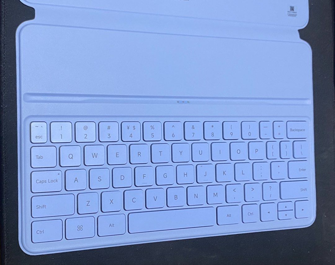 Xiaomi Pad 5 Original Keyboard negotiable (Category: Other Mobile & Gadget Accessories) located in Manila. Submitted by yaawaaa (Listing ID 1459081443, Image 2). Description: Xiaomi Pad 5 Keyboard Sky Blue para lang sa xiaomi pad 5 all working walang signs of wear at mukhang brand new 2500 nalang negotiable pa pm lang kayo..