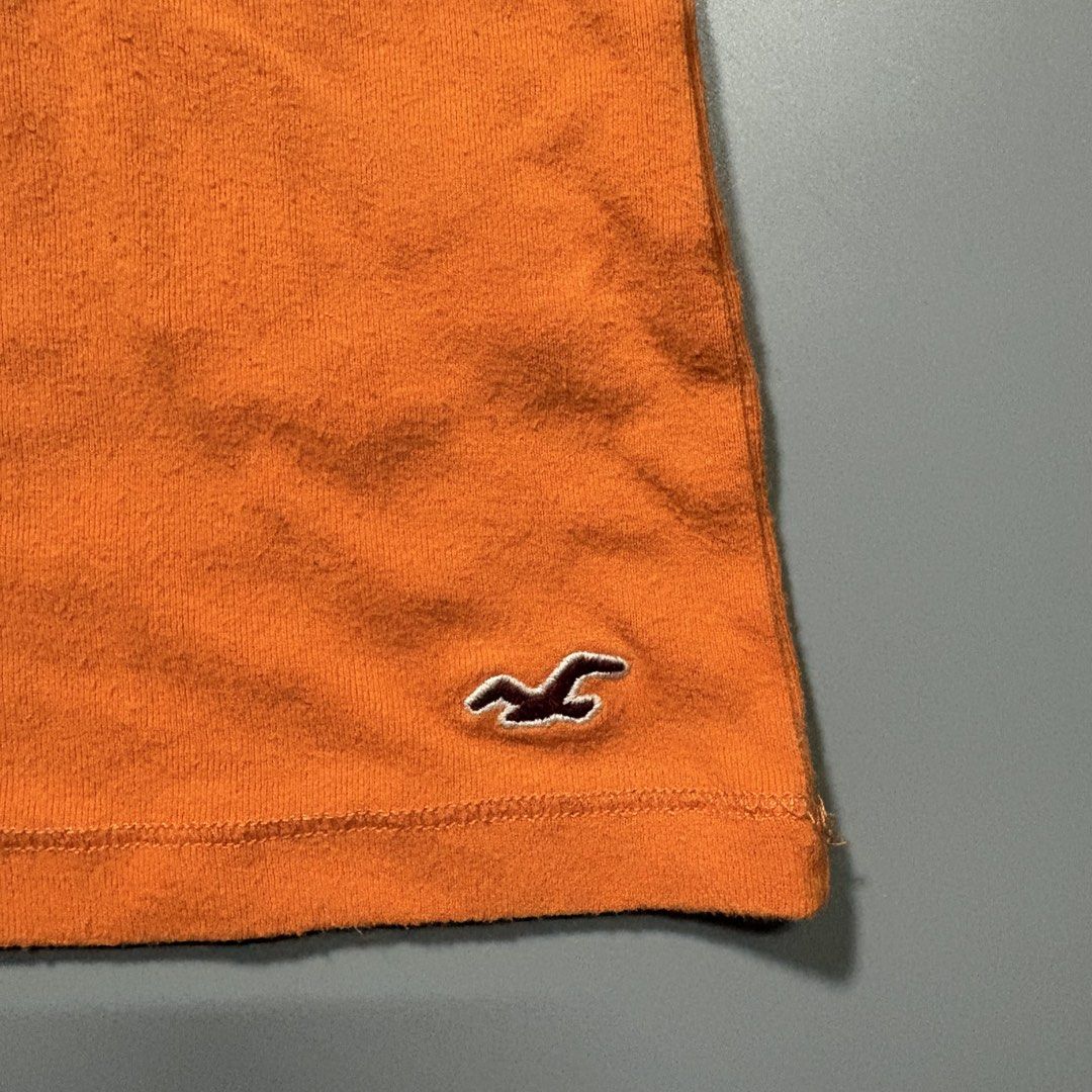 Y2K Hollister Tank Top (Category: Shirts) located in Tayabas. Submitted by bayabaskartell (Listing ID 1458971741, Image 2). Description: .