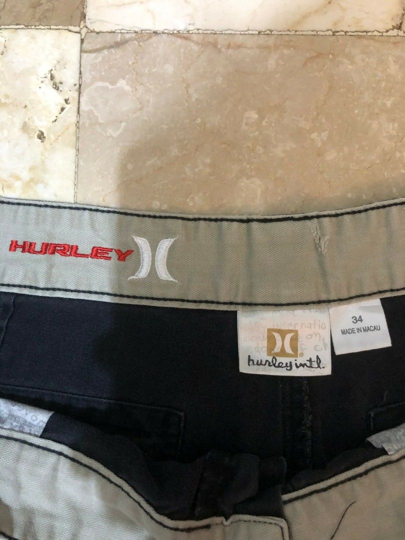 Y2k hurley cargo sz 34 (Category: Shorts) located in Daraga. Submitted by arkhoholic (Listing ID 1458969229, Image 3). Description: in very good condition sz 34 17.5x21.