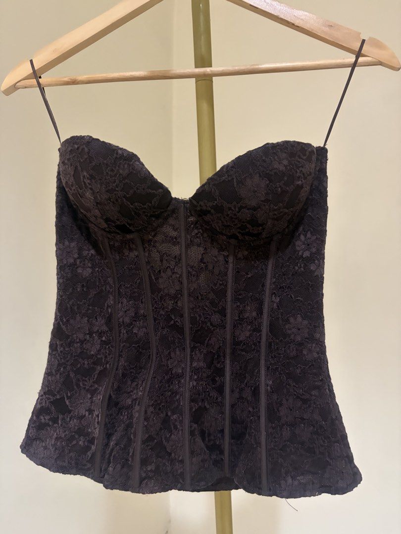 Zara lace corset (Category: Others Tops) located in Mandaluyong City. Submitted by rachel.cadiz (Listing ID 1458957531, Image 1). Description: Used only once (saglit lang with tag pa, nakalimutan kunin tag) Bought at Sm mega Zara originally P2395 im excellent condition Med on tag fits small-Med (stretchy) Very nice in actual.