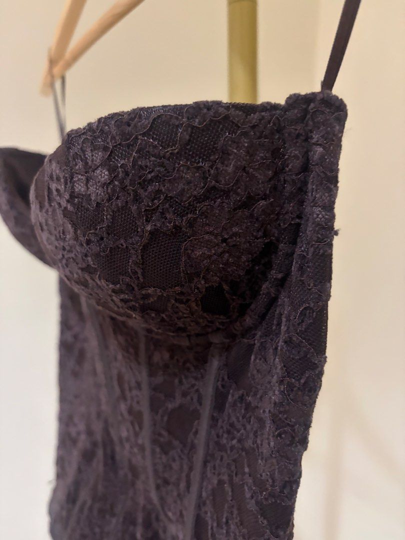 Zara lace corset (Category: Others Tops) located in Mandaluyong City. Submitted by rachel.cadiz (Listing ID 1458957531, Image 2). Description: Used only once (saglit lang with tag pa, nakalimutan kunin tag) Bought at Sm mega Zara originally P2395 im excellent condition Med on tag fits small-Med (stretchy) Very nice in actual.