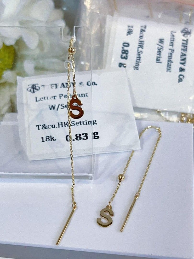 18k HongKong setting gold initial dangling earrings (Category: Earrings) located in Manila. Submitted by bhelgoldseller2ndaccount (Listing ID 1460834954, Image 3). Description: New!!✨New!!✨New!! 18k HongKong setting Gold 8500/g 💯pawnable/naisasanla 💯with high appraisal rate 💯good investment 💯Direct supplier price 👉OPEN for resellers 🌺please take time to evaluate their actual sizes and grams 👉Best panggift for all occasions ✅ Sold per grams