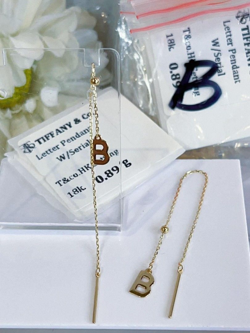 18k HongKong setting gold initial dangling earrings (Category: Earrings) located in Manila. Submitted by bhelgoldseller2ndaccount (Listing ID 1460835244, Image 2). Description: New!!✨New!!✨New!! 18k HongKong setting Gold 8500/g 💯pawnable/naisasanla 💯with high appraisal rate 💯good investment 💯Direct supplier price 👉OPEN for resellers 🌺please take time to evaluate their actual sizes and grams 👉Best panggift for all occasions ✅ Sold per grams