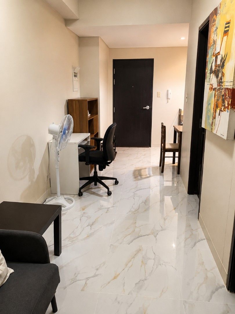 1 BEDROOM IN PARKWEST (Category: Apartments & Condos) located in Paranaque City. Submitted by ldcangeli (Listing ID 1460884057, Image 2). Description: 🏙️ FOR RENT | PARKWEST – NORTH BGC, TAGUIG Looking for a comfortable and move-in-ready home in BGC? ✨ This fully furnished 1-bedroom unit at Parkwest offers a convenient location in Grand Central Park, perfect for professionals, couples, or anyone looking to live near the heart of BGC. 📍 PARKWEST