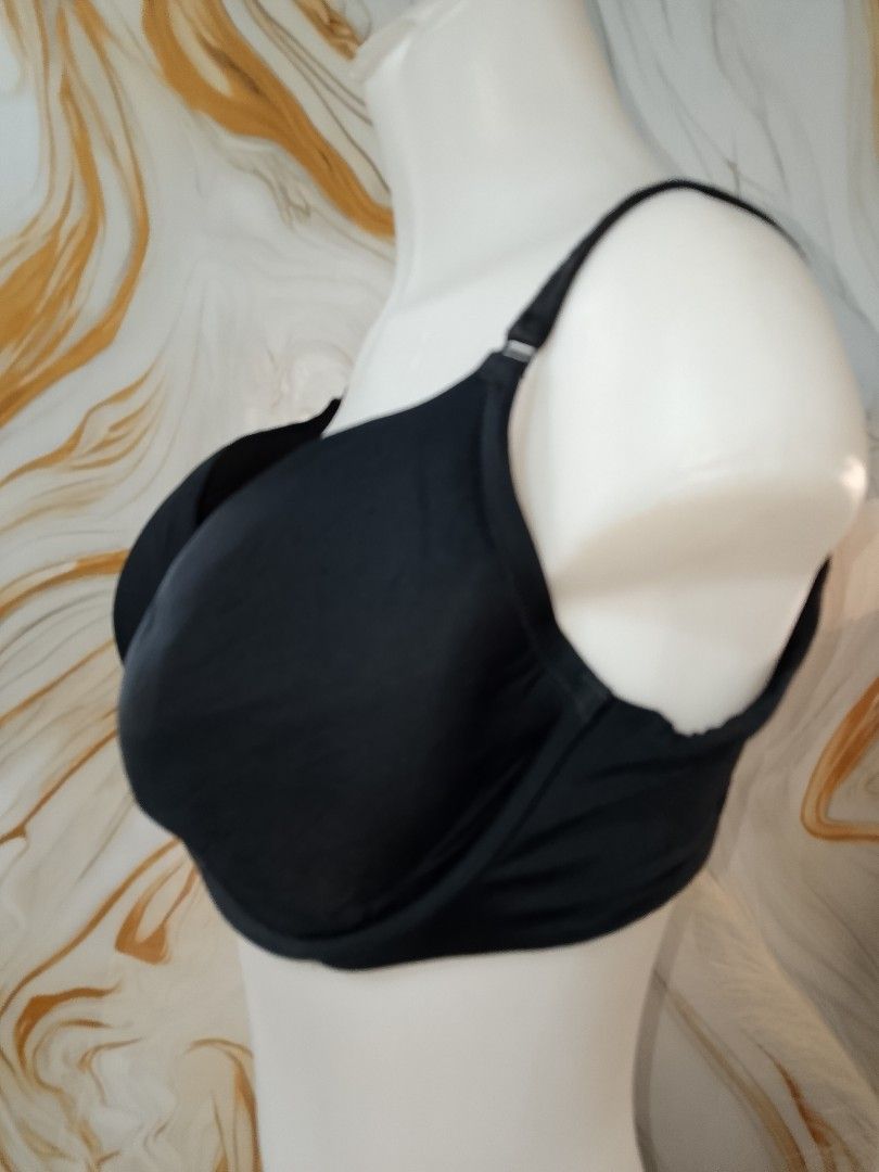 38ddd TORRID CURVE Black Front Clasp PUSH UP Bra (Category: Undergarments & Loungewear) located in Manila. Submitted by truecrystal-1407 (Listing ID 1460917438, Image 2). Description: - Black bra with convenient front clasp closure. - Adjustable straps for a personalized, comfortable fit. - Underwire support for a secure feel. - Smooth cups for a seamless look under clothing. - Perfect for everyday wear. - Provides excellent lift and shape..